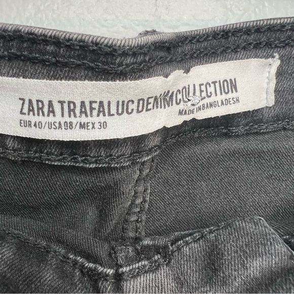 Zara Jeans Sz 8 Distressed Raw Hem Dark Wash Denim Black High Rise Bombshell - Picture 7 of 9